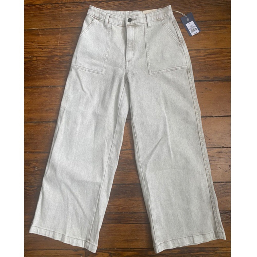 Universal Thread High Waisted Wide Leg Jeans!